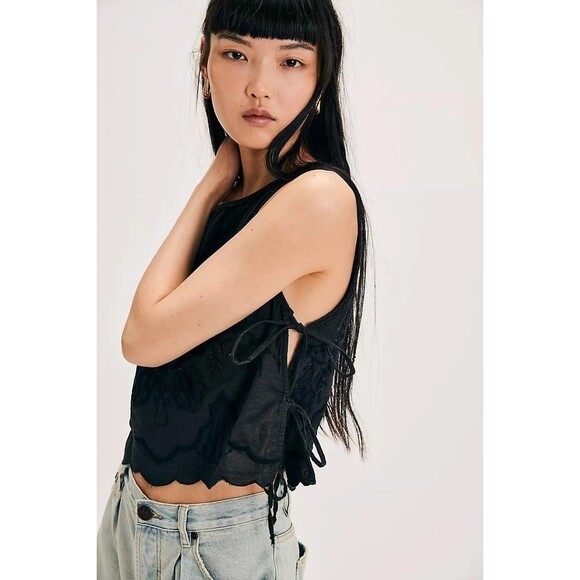 Free People Faded Gardens Tank Cropped Top Floral Embroidered Black XS 283663 - Picture 2 of 8